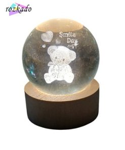 گوی کریستال چراغ‌دار پایه چوبی